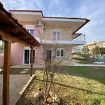 Case de vacanță Sunshine Summer House
