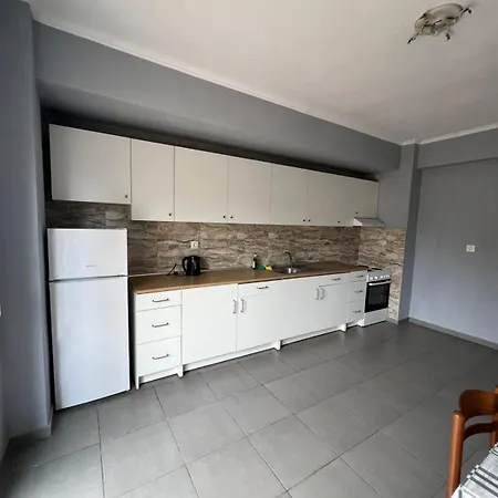 Nikos Villa