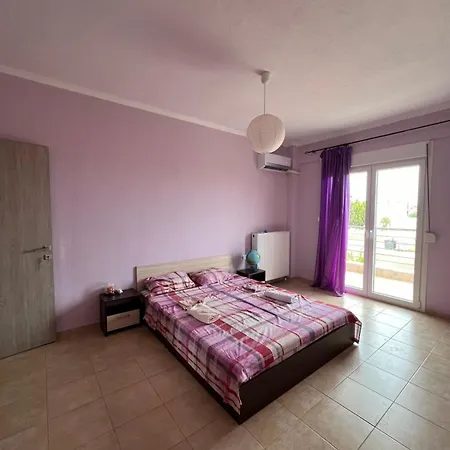 Sunshine Summer House *