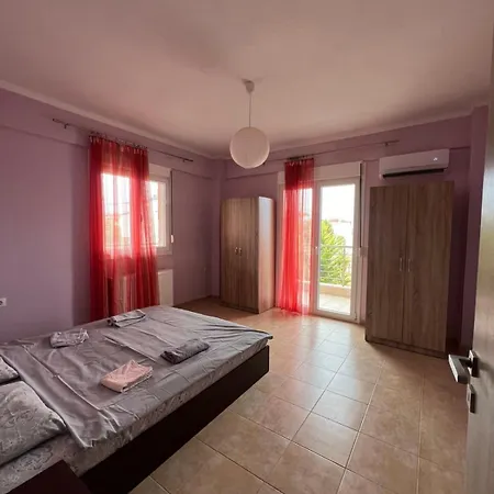 Sunshine Summer House Casa de Férias Paralia Dionysiou