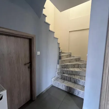 Sunshine Summer House *